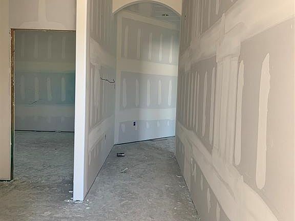 3rd image of 110 Comal Dr