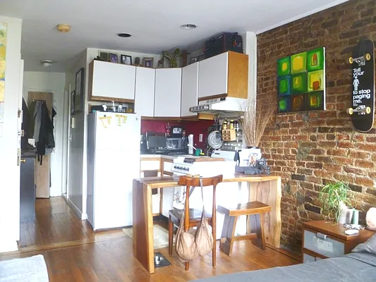 Rented by City Connections Realty | media 25