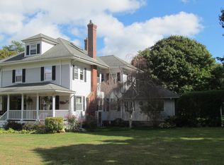 19 Depot Rd, Cataumet, MA 02534