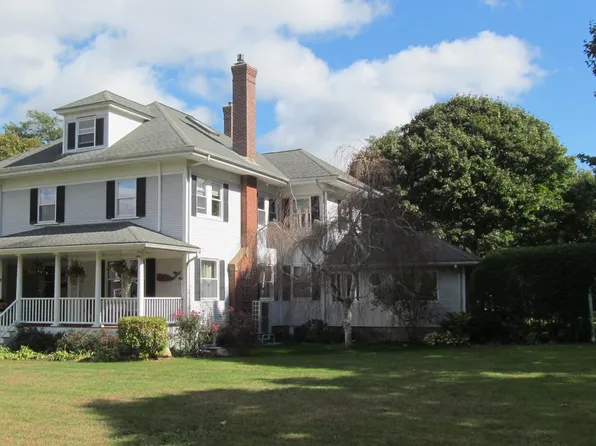 19 Depot Road, Cataumet, MA 02534