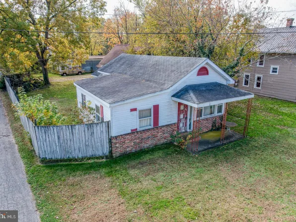 49 Clark St, Harrington, DE 19952