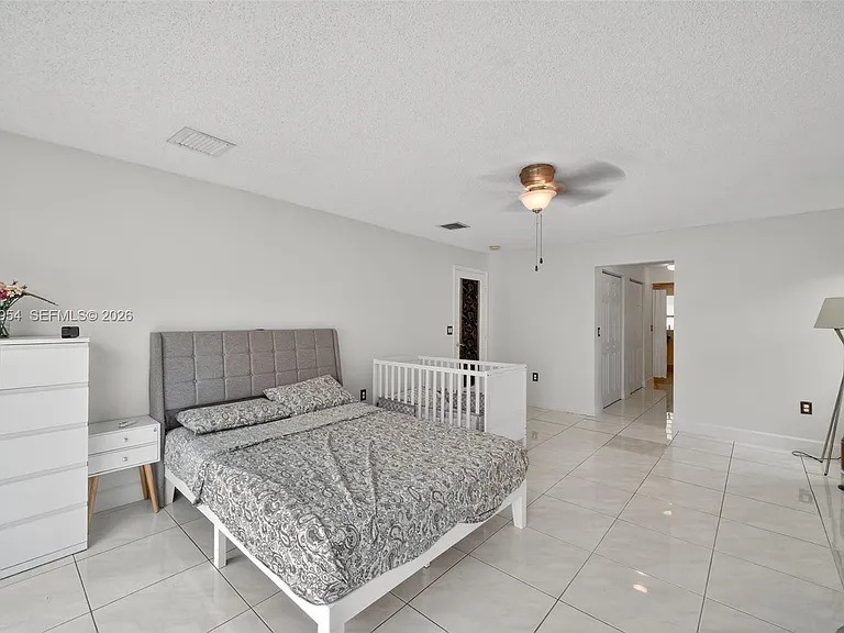 685 SW 198th Ter — Photo 15