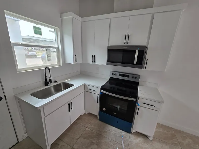 412 Gastel Cir #2 — Photo 6