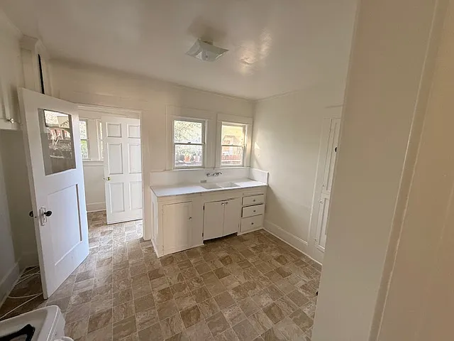 263 Grand Ave — Photo 8