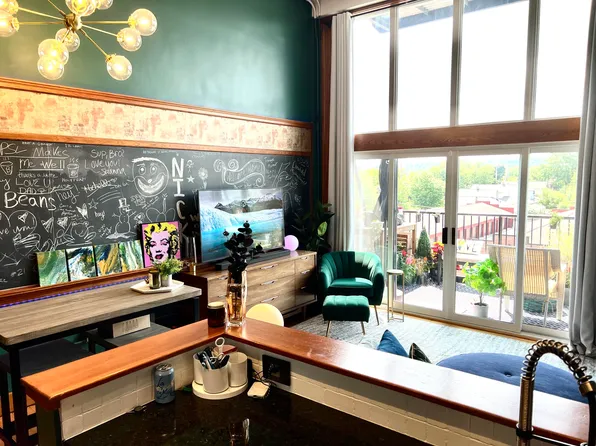 600 Broadway Ave NW APT 326, Grand Rapids, MI 49504