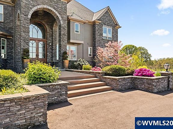 3rd image of 2882 NW Oak Grove Dr