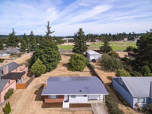 3rd image of 812 SE 4th Ave