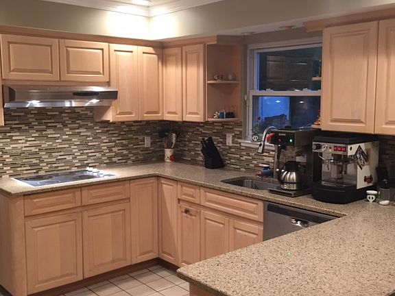 4th image of 31 Bayard Dr