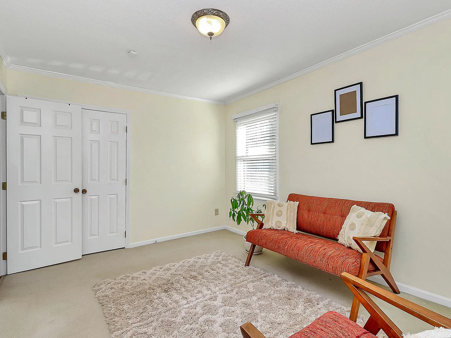 3 bed, 1928 sqft, $2,500 — Photo 3