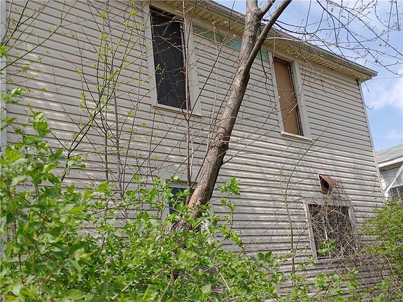 5th image of 2601 E 2nd St
