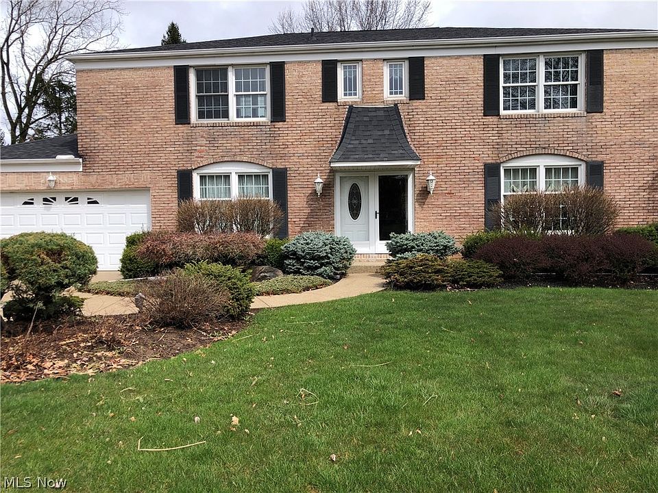 1st image of 17976 Fox Hollow Dr