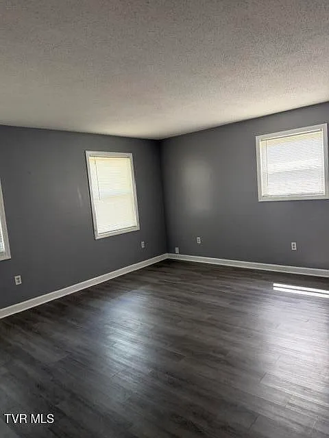 2 bed, 3266 sqft, $1,500 — Photo 3