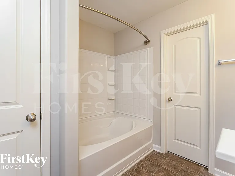 6600 Maderia Ct — Photo 13