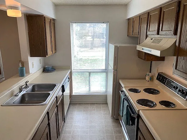 The Retreat at Woodlands Apartments — Photo 34