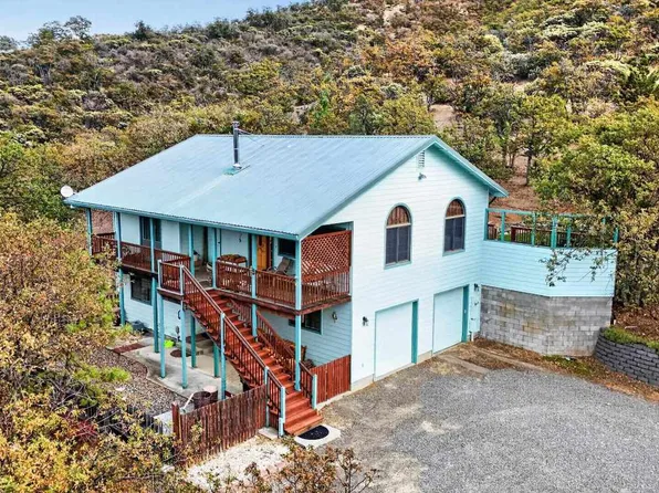 1522 Oak Valley Dr, Yreka, CA 96097