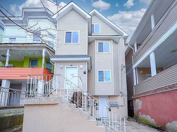 4th image of 226 Benziger Ave Floor 2