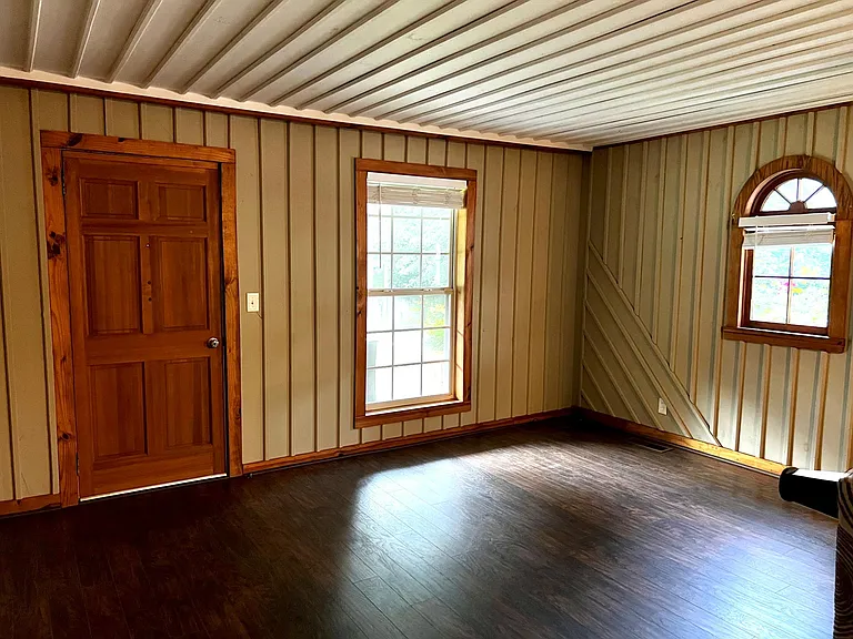 4592 Bear Creek Rd — Photo 3