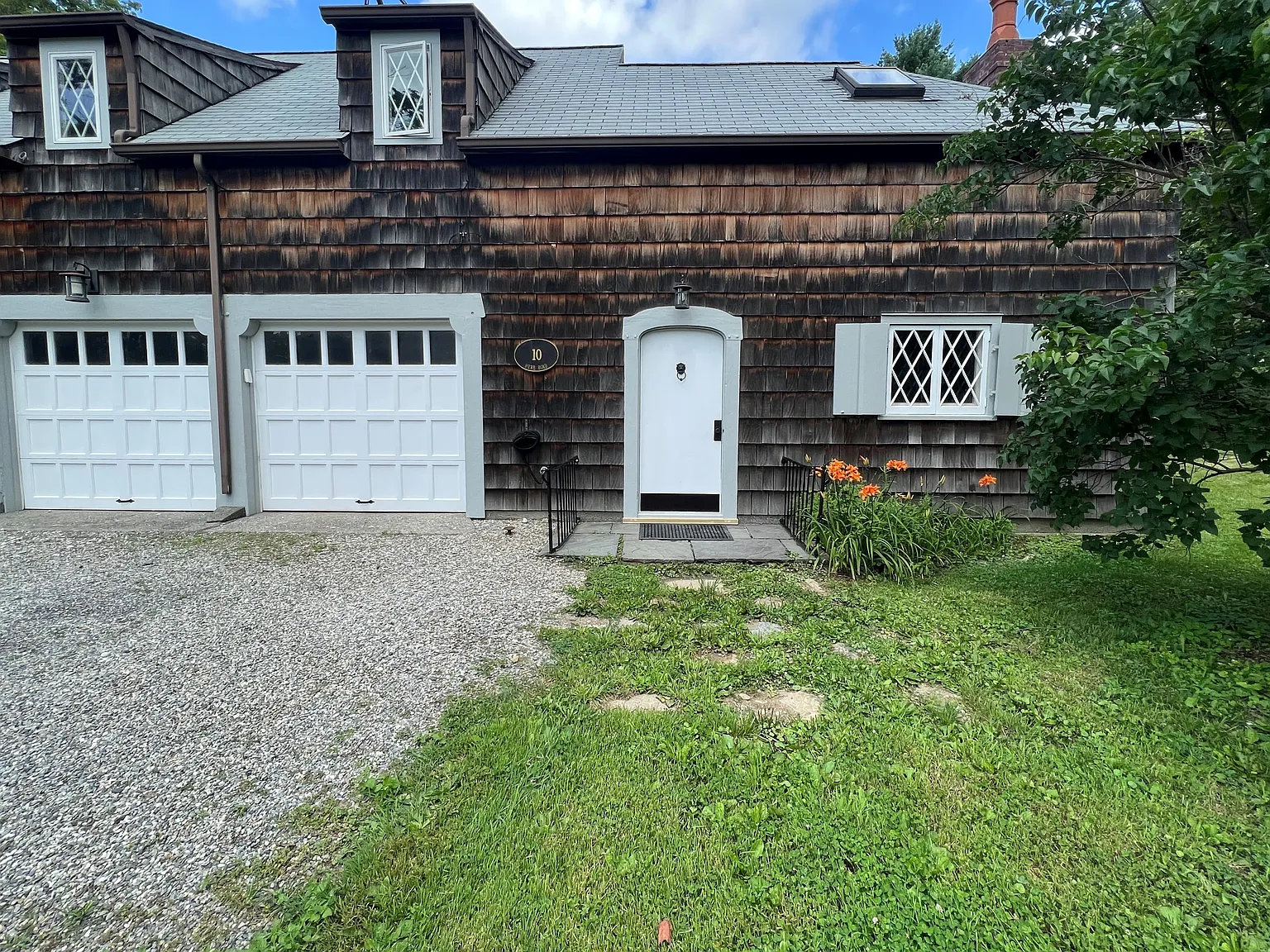2 bed, 1800 sqft, $1,850 — Photo 2