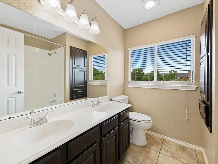 776 Monticello Cir — Photo 16