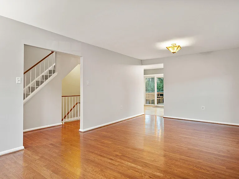 4453 Holly Ave — Photo 7