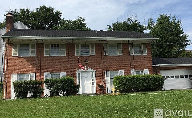 1st image of 7113 Warbler Ln