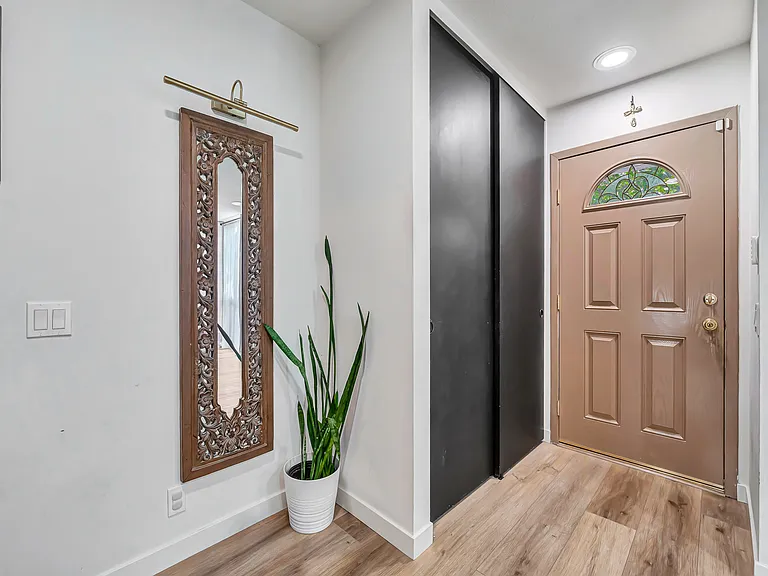 10231 Independence Ave — Photo 18