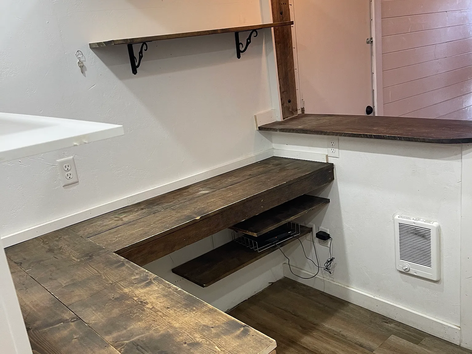 102 S White Ave — Photo 4