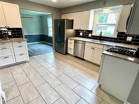 2nd image of 5600 Lockwood Blvd