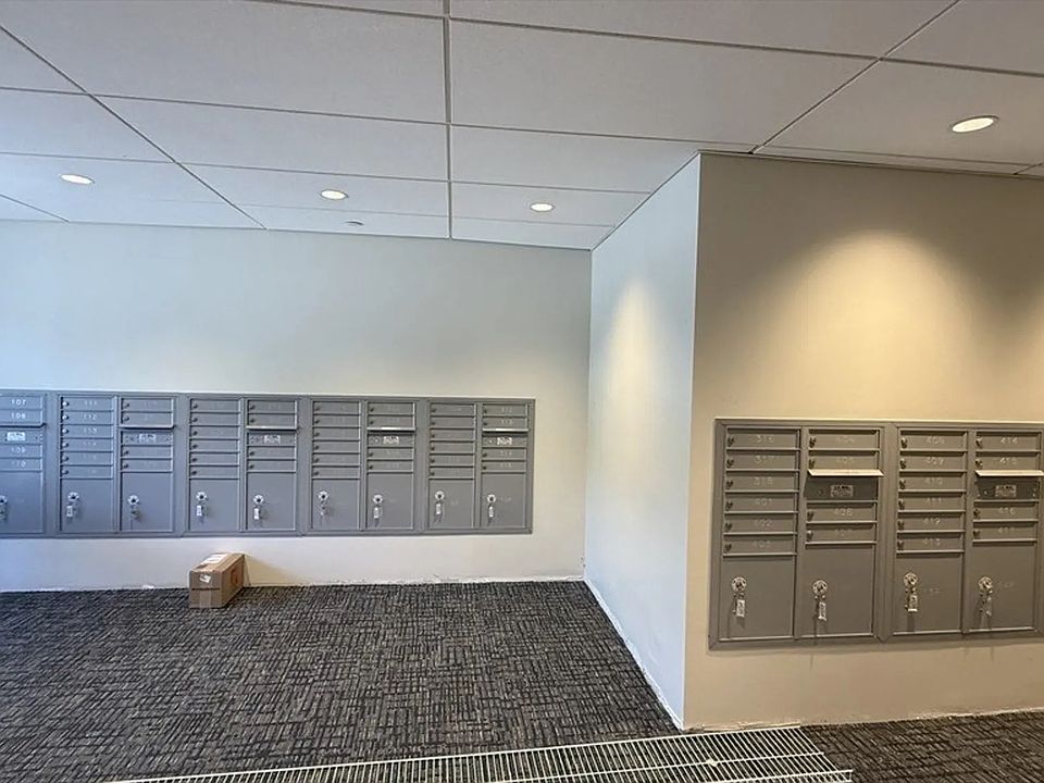 Building Photo 4