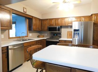 214 S 7th Ave E, Truman, MN 56088