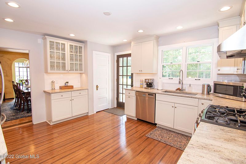 5th image of 306 Osborne Road