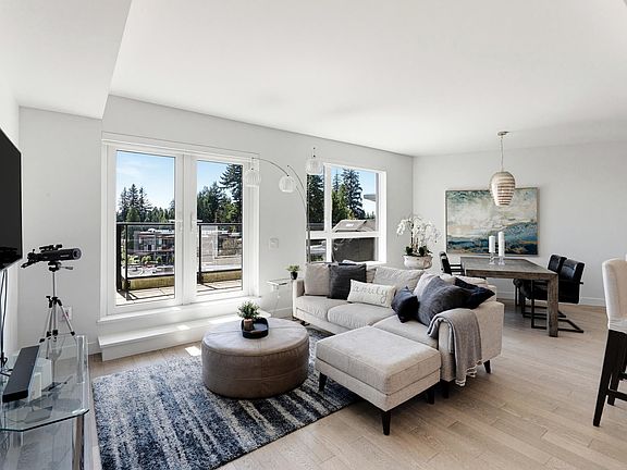2nd image of 3220 Connaught Cres #409