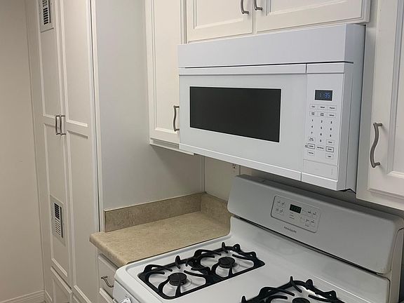 3rd image of 1608 S Tremont St APT 4