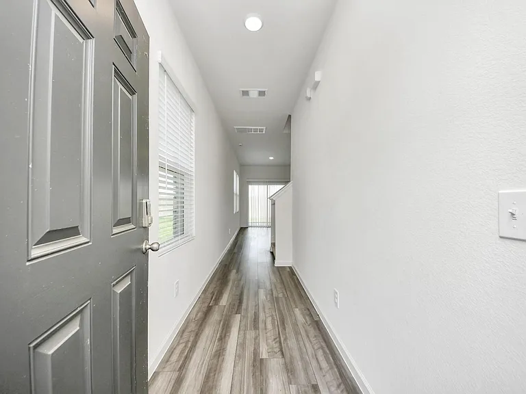 10303 Rose Mar Dr #B — Photo 35