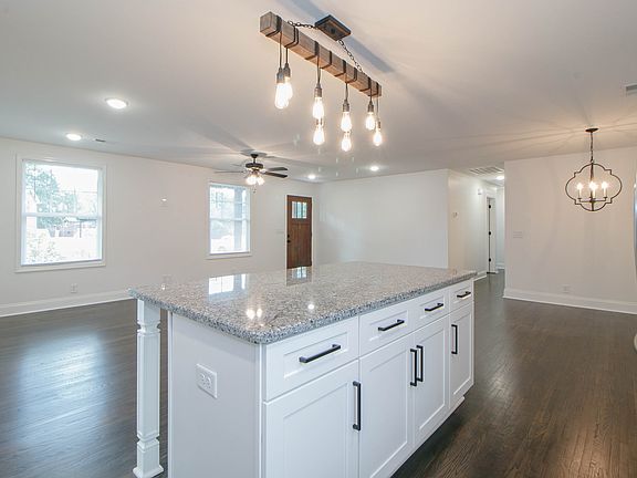 5th image of 210 Slayden Cir
