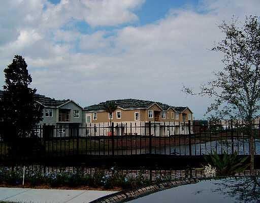 2nd image of 1550 SE Hampshire Way APT 102