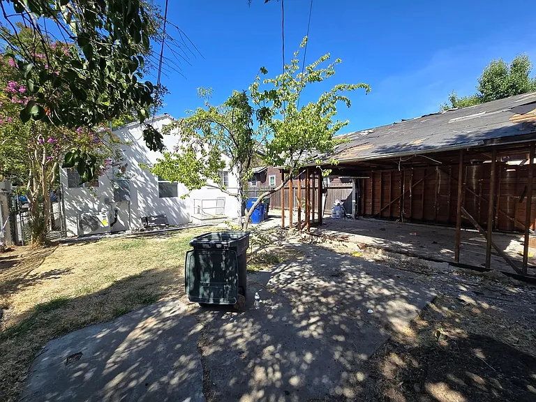3140 S St — Photo 17