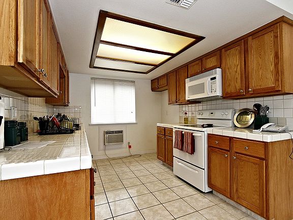 4th image of 4744 E White Ave