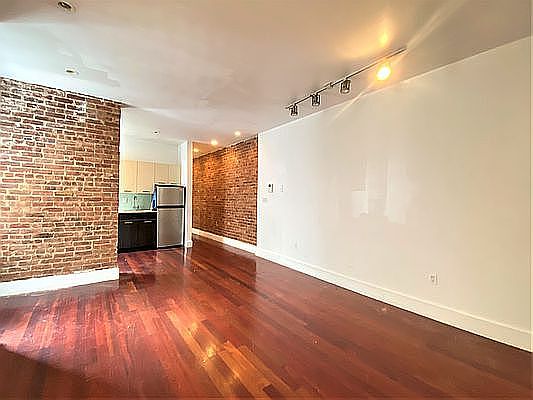 3rd image of 514 W 135th St #21
