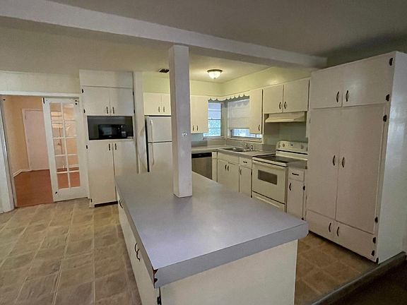 5th image of 535 Buckminster Cir