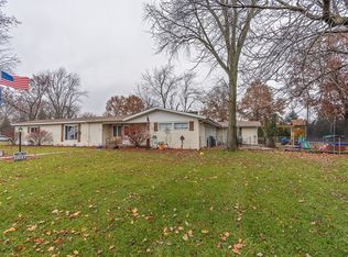 909 Warren St, Chenoa, IL 61726
