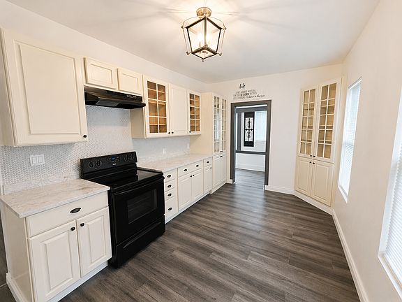 4th image of 312 Stone St