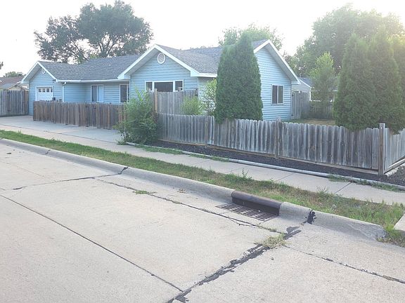 3rd image of 516 N SHERMAN