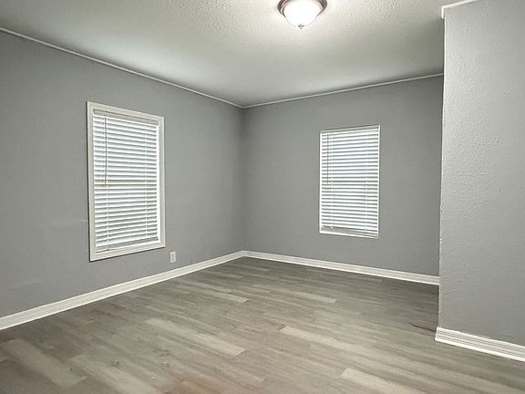 3rd image of 10508 Bay Hills Cir