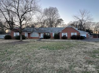 103 N Hawthorne St, Mount Holly, NC 28120