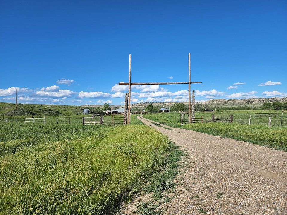 1st image of 185 River Trail Ln