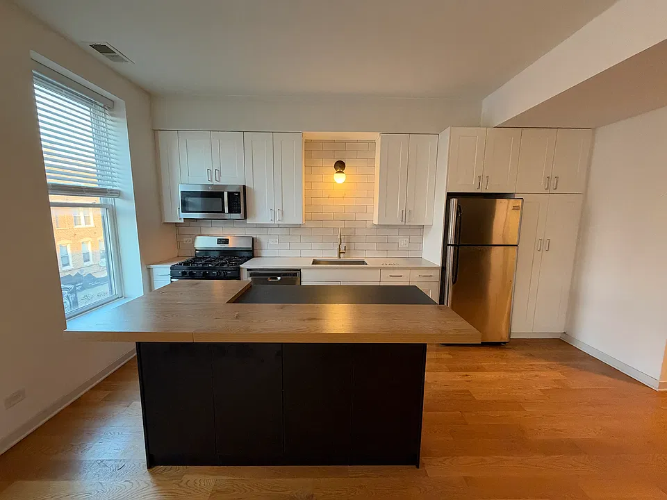 1800 S Ashland Ave #305