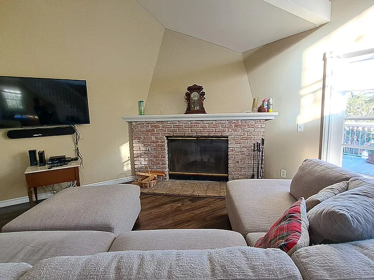 5910 Kanan Dume Rd — Photo 7