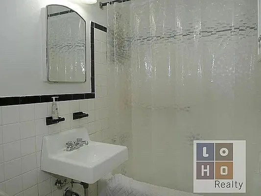 Rented by LoHo Realty | media 5