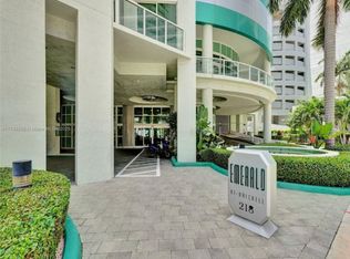 218 SE 14th St APT 902, Miami, FL 33131